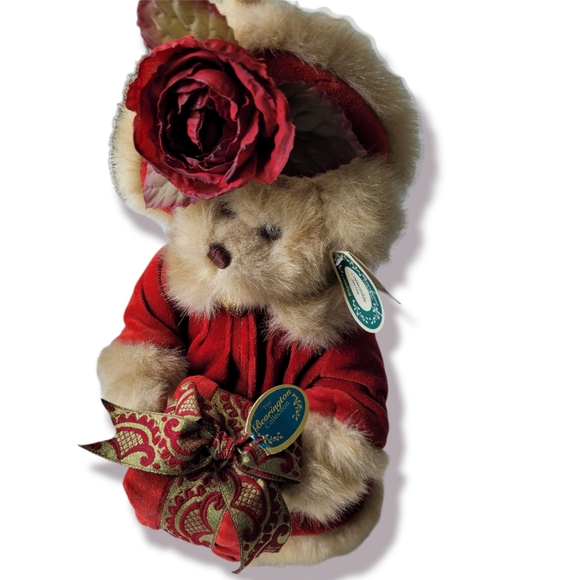 BEARINGTON COLLECTION Virginia Retired Christmas Bear - Picture 4 of 6